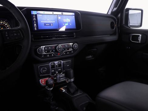 Used 2025 Jeep Gladiator Mojave w/ Safety Group AWD/4WD image 19