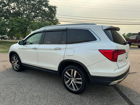 Used 2016 Honda Pilot Touring image 6