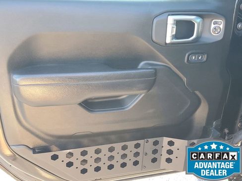 Used 2023 Jeep Gladiator Willys image 42