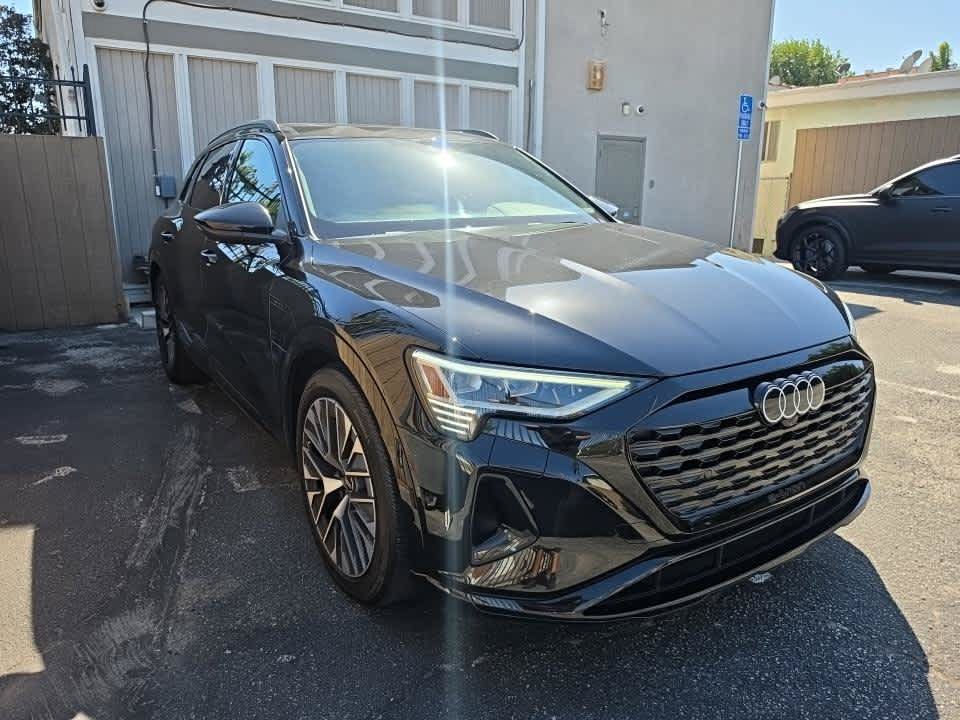 Used 2024 Audi Q8 e-tron Premium Plus AWD/4WD image 3