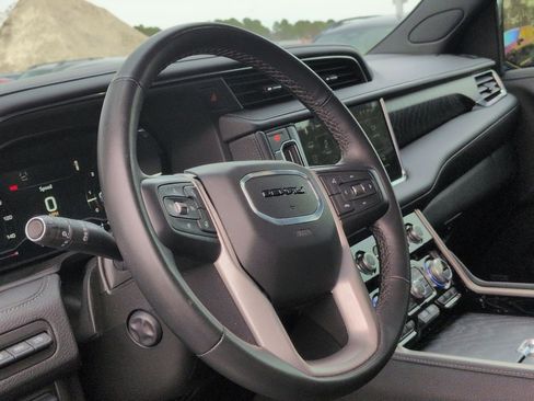 Used 2024 GMC Yukon XL Denali w/ Max Trailering Package image 17