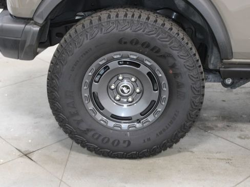 Used 2025 Ford Bronco Badlands AWD/4WD image 14