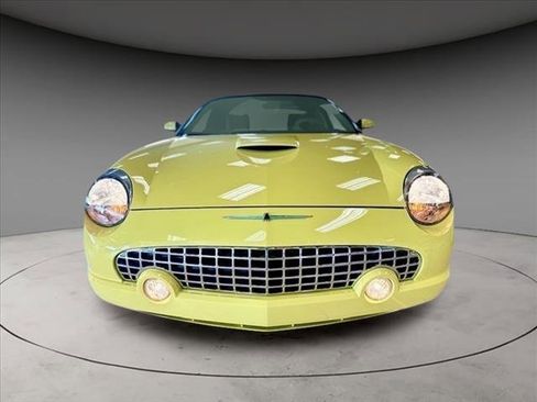 Used 2002 Ford Thunderbird Base image 2