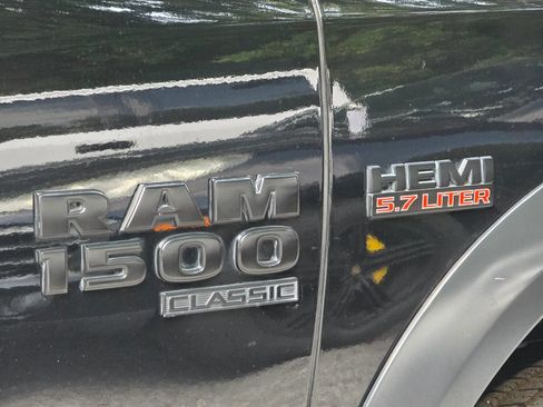 Used 2019 RAM 1500 Warlock AWD/4WD image 32