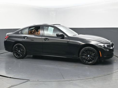 Used 2023 BMW 330i xDrive Sedan w/ Premium Package image 6