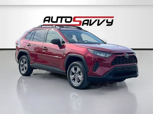 Used 2022 Toyota RAV4 LE image 1