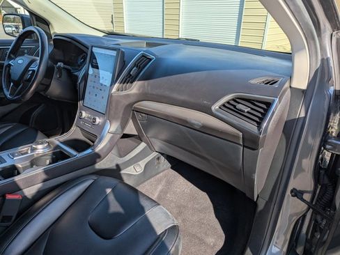 Used 2022 Ford Edge Titanium image 26