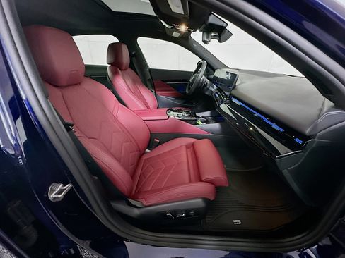 Used 2024 BMW 530i w/ Premium Package RWD image 34