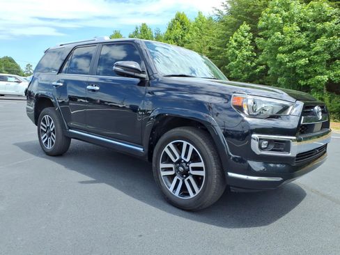Used 2022 Toyota 4Runner Limited AWD/4WD image 9