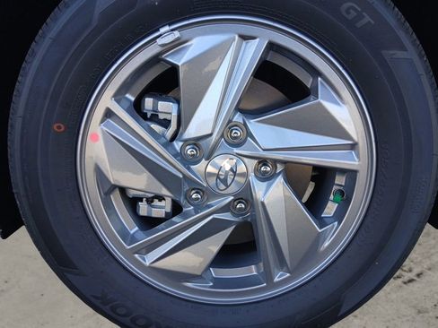 New 2026 Hyundai Elantra SE FWD image 14