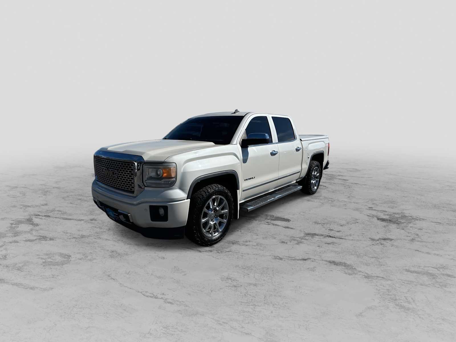 Used 2014 GMC Sierra 1500 Denali w/ Driver Alert Package AWD/4WD image 4