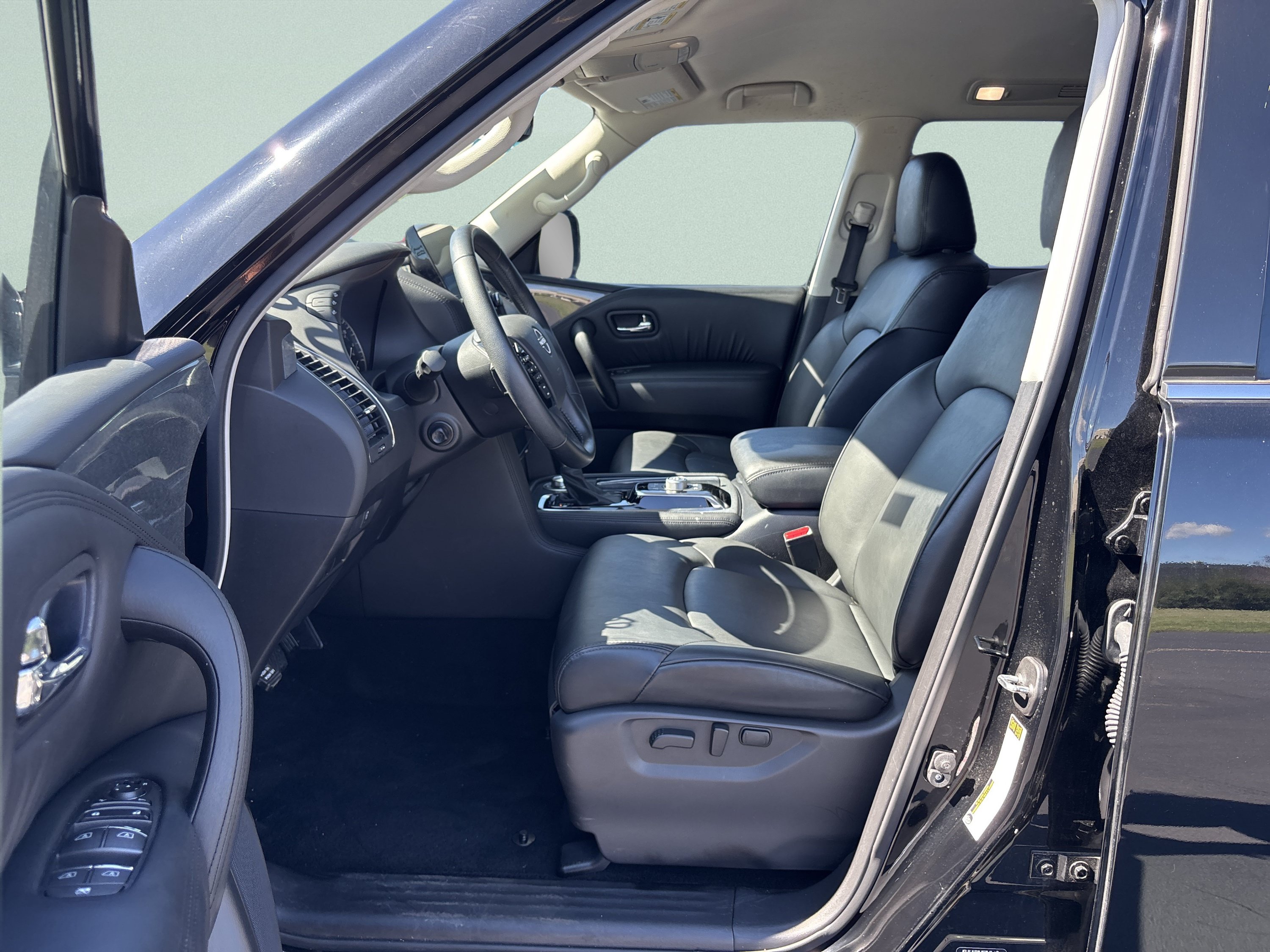 Used 2024 Nissan Armada SV w/ Cargo Package AWD/4WD image 11