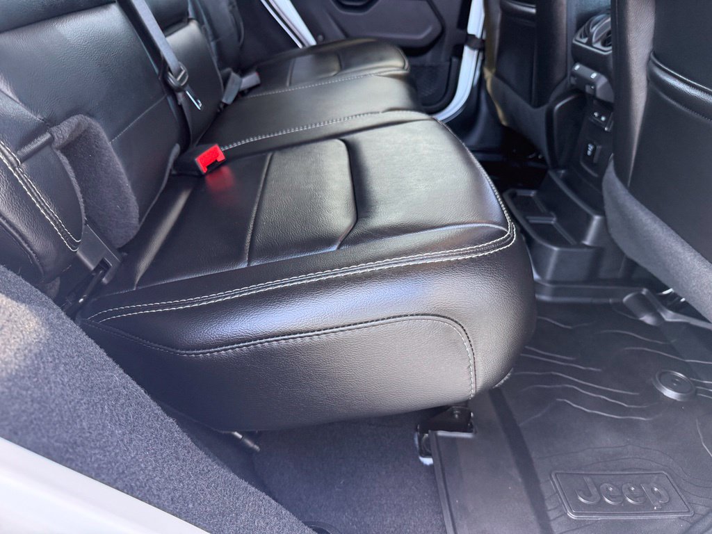 Used 2020 Jeep Wrangler Unlimited Sahara AWD/4WD image 41