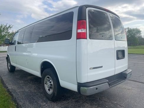 Used 2023 Chevrolet Express 3500 LT w/ LT Preferred Equipment Group RWD image 2