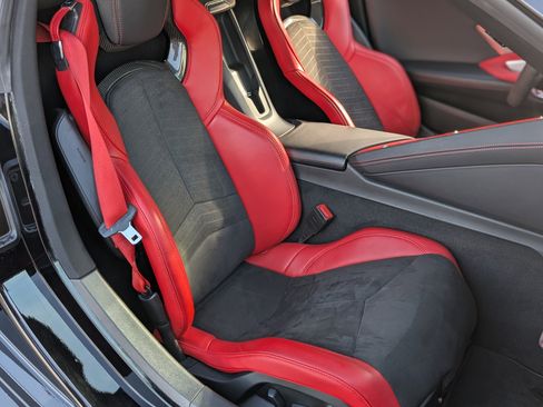 Used 2021 Chevrolet Corvette Stingray Preferred Cpe w/ Z51 Performance Package image 18