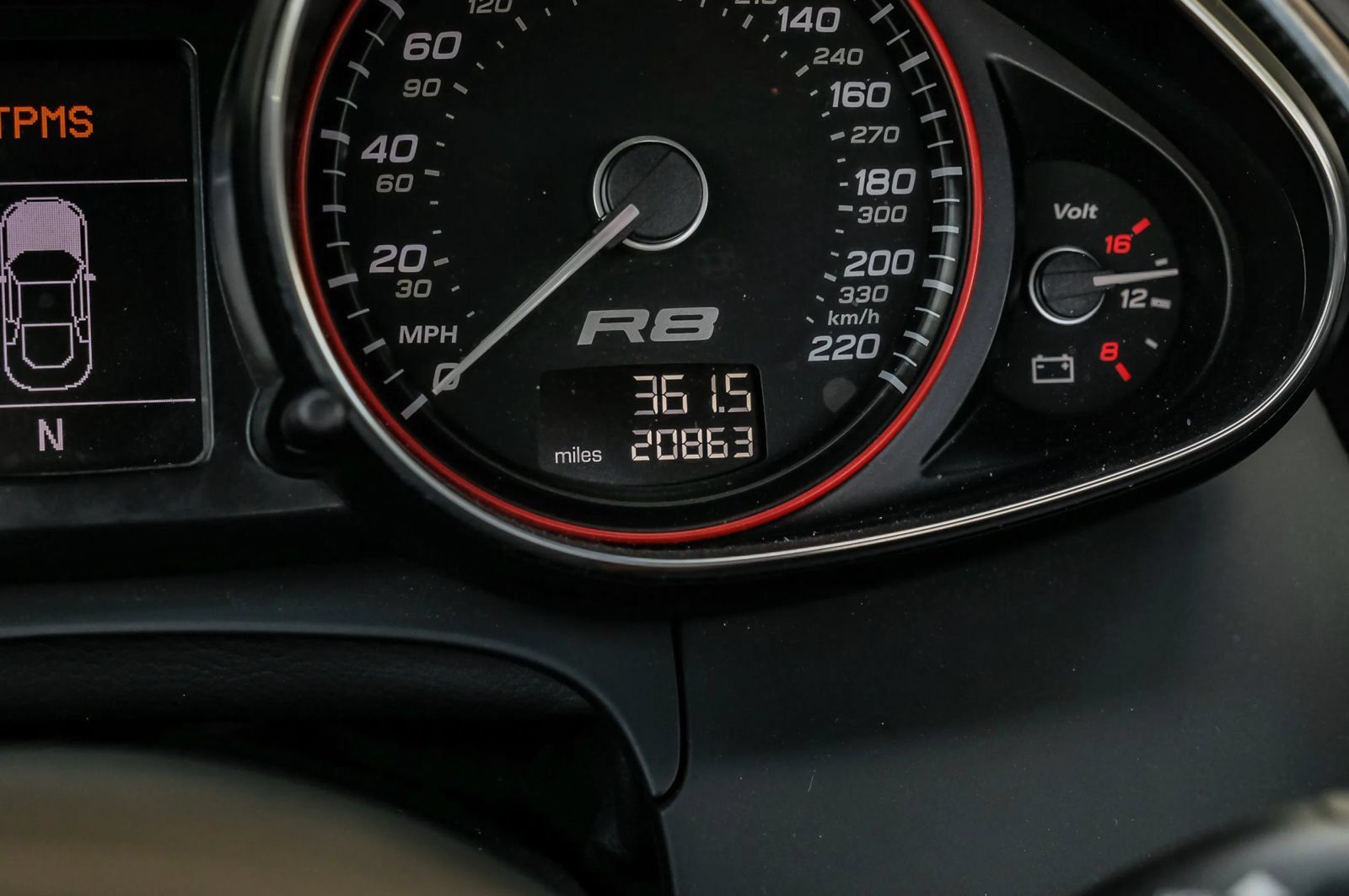 Used 2011 Audi R8 V10 AWD/4WD image 18