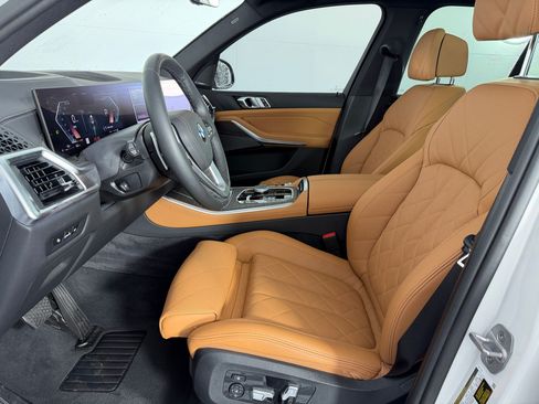 Certified 2026 BMW X5 sDrive40i w/ Climate Comfort Package RWD image 5