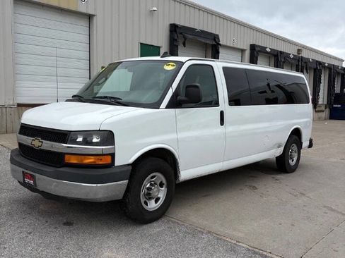 Used 2016 Chevrolet Express 3500 LT w/ LT Preferred Equipment Group RWD image 3