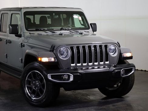 Used 2021 Jeep Gladiator Overland image 6