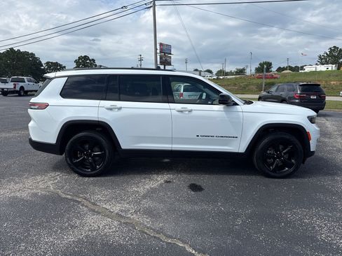 Used 2023 Jeep Grand Cherokee L Limited w/ Luxury Tech Group II AWD/4WD image 5
