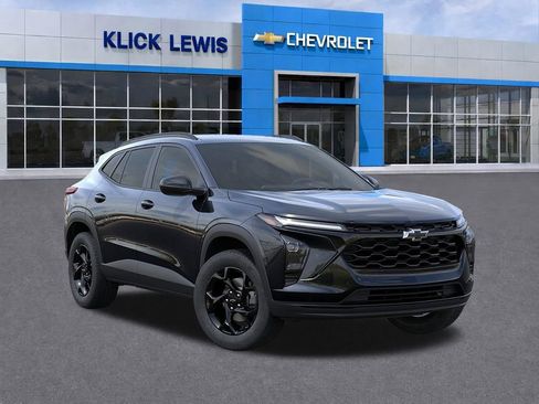 New 2026 Chevrolet Trax LT w/ Driver Confidence Package FWD image 7