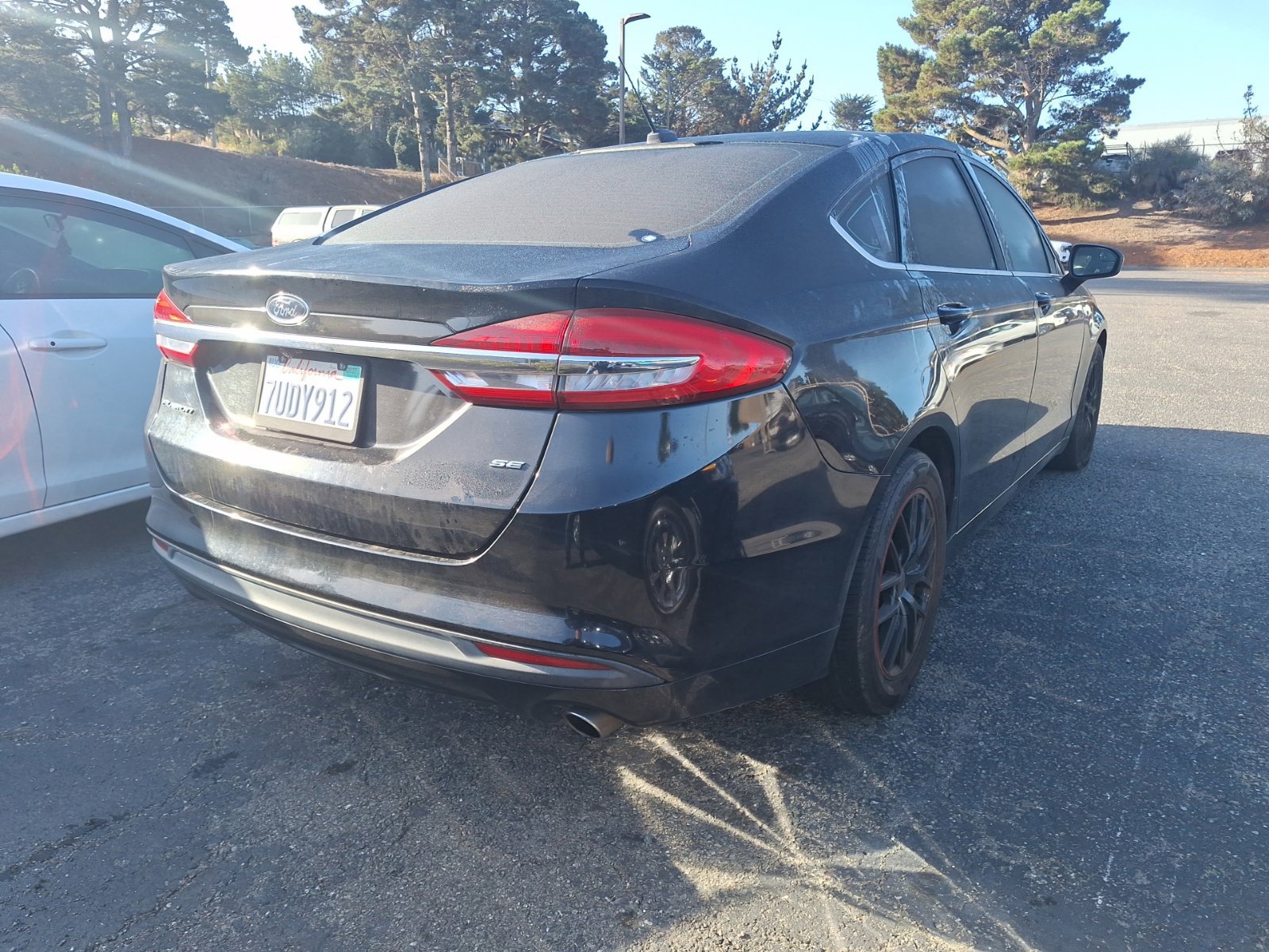 Used 2017 Ford Fusion SE FWD image 8
