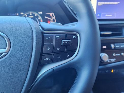 Certified 2023 Lexus ES 350 w/ Premium Package image 29