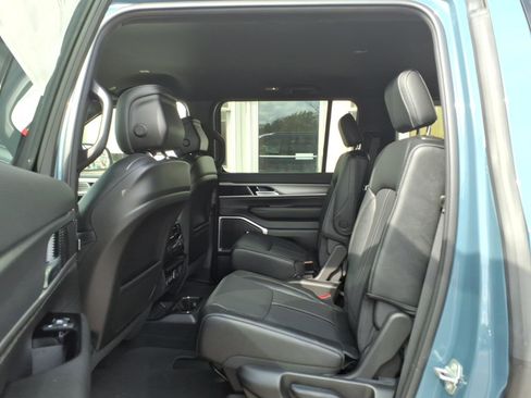 New 2026 Jeep Grand Wagoneer Limited AWD/4WD image 7