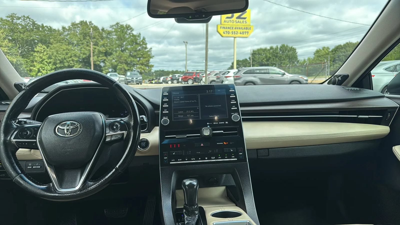 Used 2019 Toyota Avalon XLE w/ Moonroof Package FWD image 16