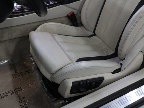 Used 2018 BMW 640i Convertible RWD image 16