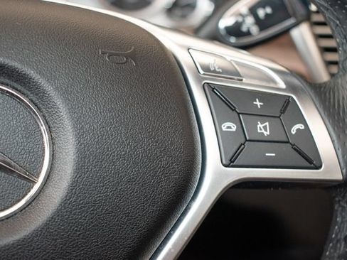 Used 2013 Mercedes-Benz E 550 4MATIC Sedan image 22