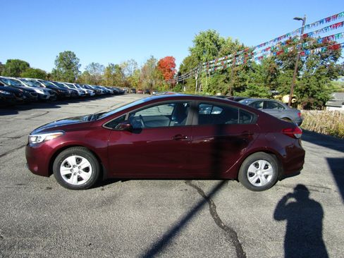 Used 2018 Kia Forte LX image 4