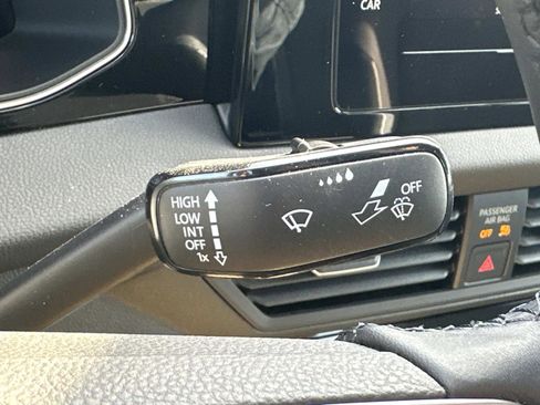 Used 2025 Volkswagen Jetta Sport image 24