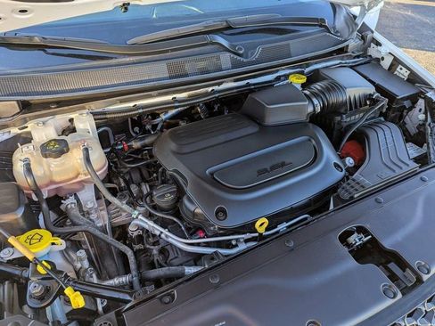 Used 2024 Chrysler Pacifica Touring-L image 26