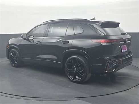 Used 2026 Volkswagen Tiguan SE R-Line image 5