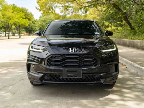 Used 2025 Honda HR-V Sport image 3