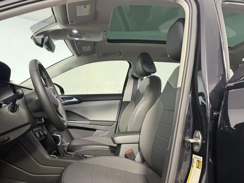 Used 2023 Volkswagen Taos SE w/ Panoramic Sunroof Package image 19