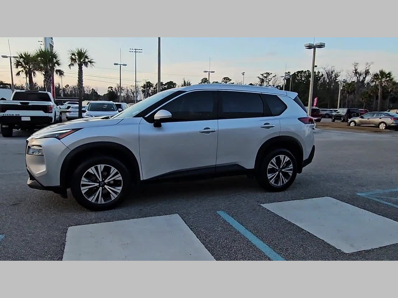 Used 2023 Nissan Rogue SV w/ SV Premium Package FWD image 26