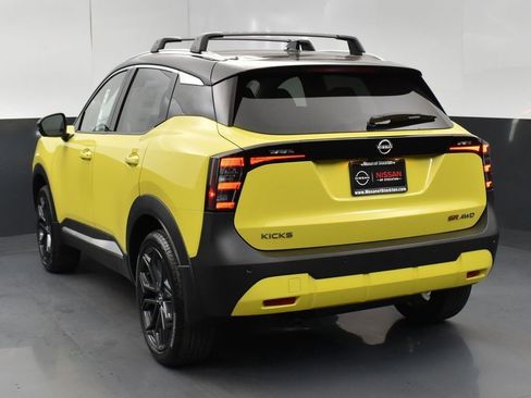 New 2025 Nissan Kicks SR image 6