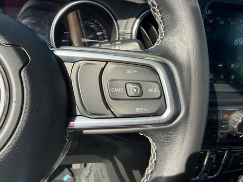 Used 2022 Jeep Wrangler Unlimited Sahara w/ Cold Weather Group image 26