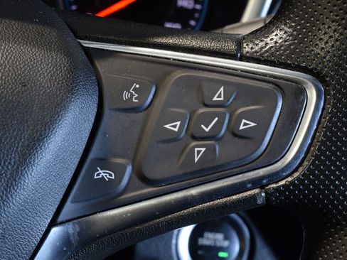 Used 2020 Chevrolet Equinox LT image 19