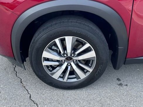 Used 2024 Nissan Pathfinder SL AWD/4WD image 31