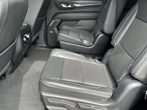 Used 2023 GMC Yukon XL Denali RWD image 15
