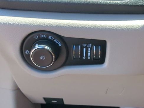 Used 2021 Chrysler Pacifica Limited FWD image 24
