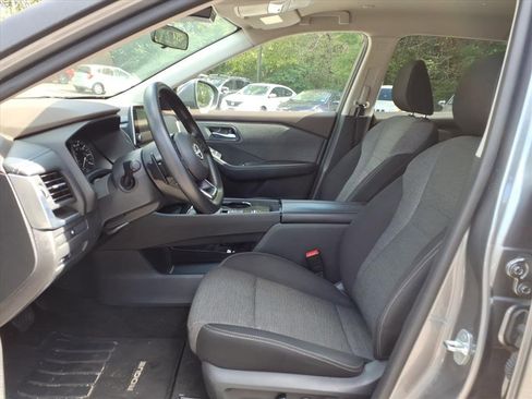 Used 2023 Nissan Rogue SV image 11