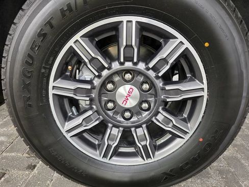 Used 2025 GMC Sierra 1500 AT4 AWD/4WD image 8