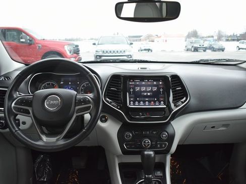 Used 2019 Jeep Cherokee Limited image 37