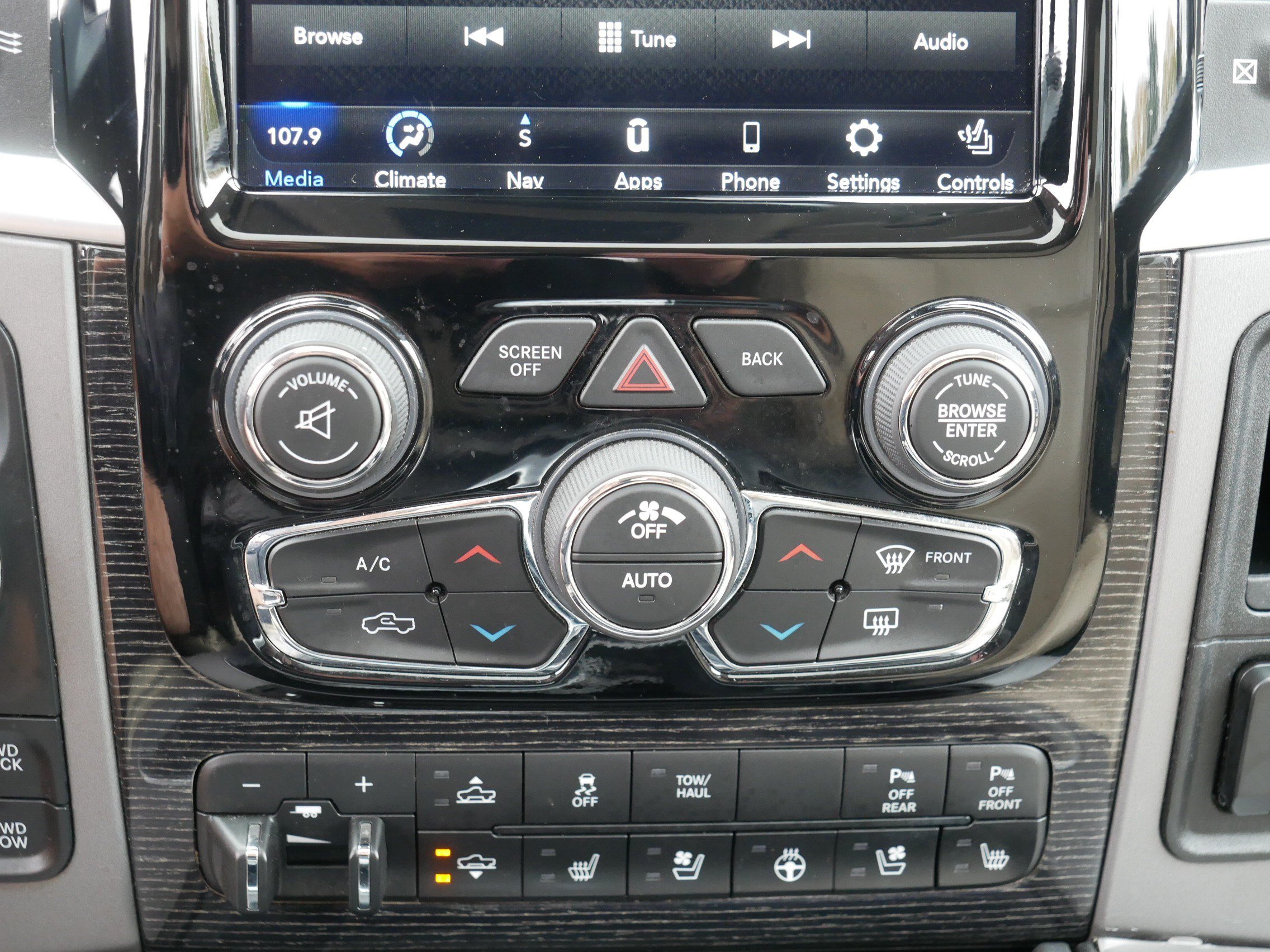 Used 2018 RAM 1500 Limited AWD/4WD image 23