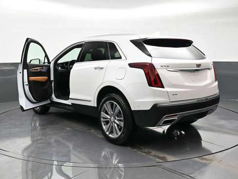 Used 2026 Cadillac XT5 Premium Luxury w/ Driver Assist Package image 3