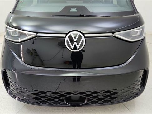 Used 2025 Volkswagen ID. Buzz Pro S image 9